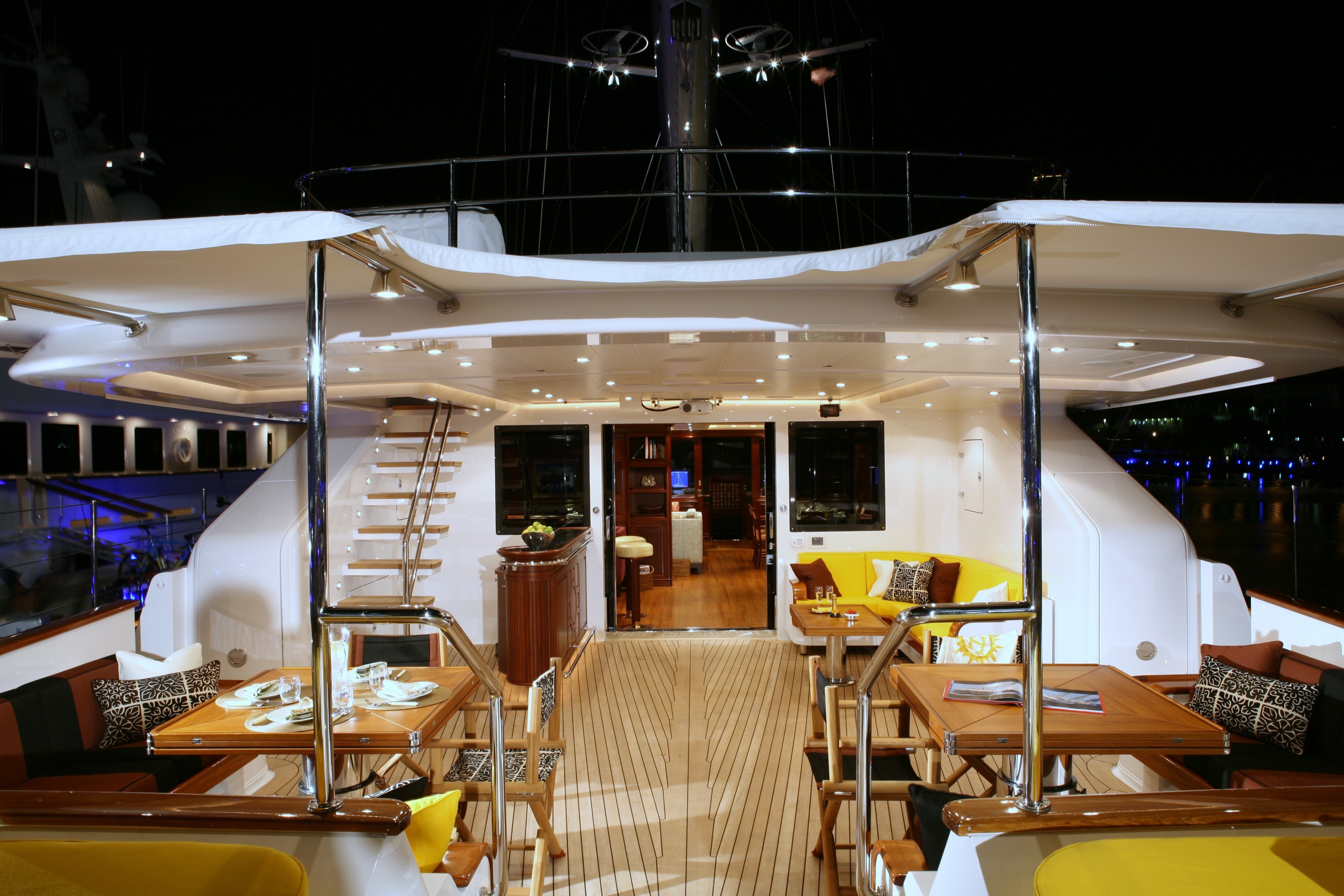 Яхта Perini Navi